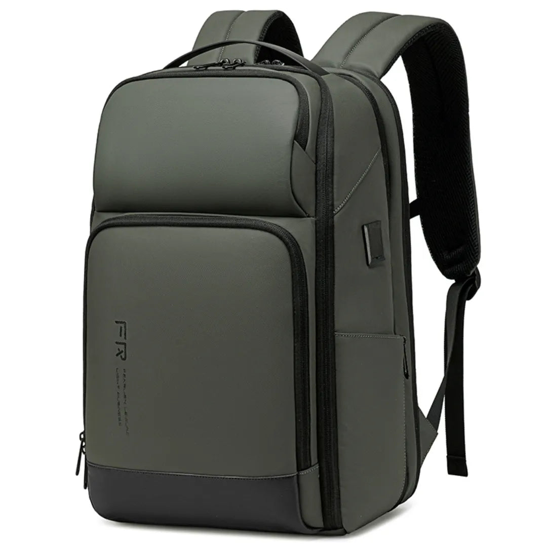 Detalhe da estrutura inteligente e compartimento acolchoado da mochila Ferun