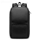 Vista interna da mochila executiva ELAVIER com bolsos organizados