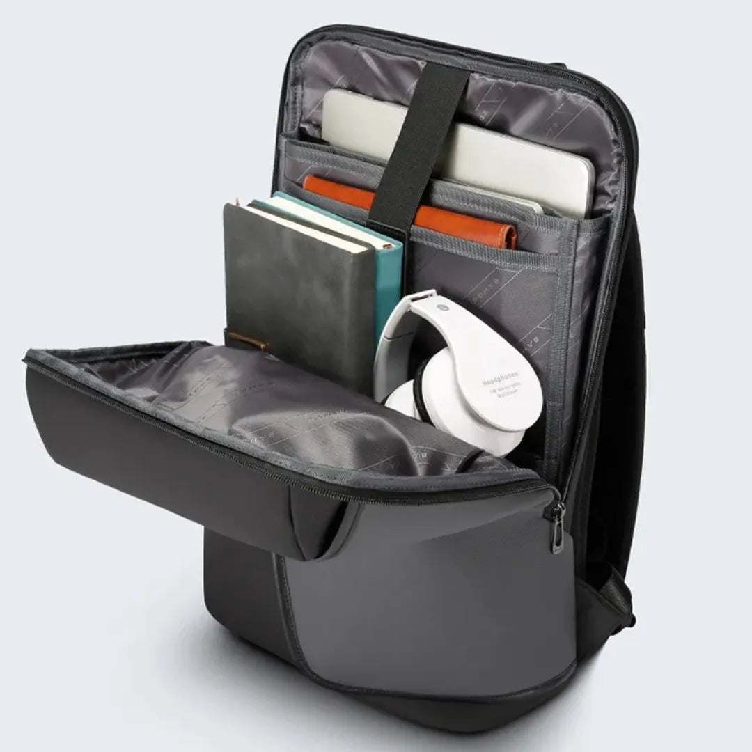 Interior da mochila ELAVIER Nebula com forro de poliéster macio