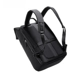 Detalhe do compartimento interno da mochila ELAVIER com bolsos