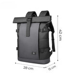 Detalhe das alças ergonômicas em forma de S da mochila Forge ELAVIER