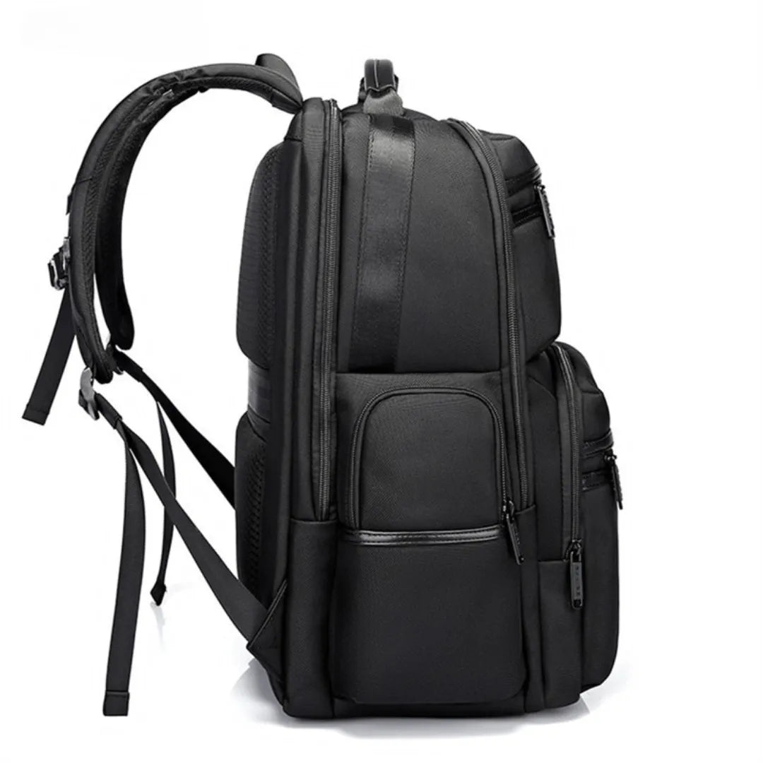 Mochila Oxford ELAVIER para notebook 15.6" com capacidade 35L
